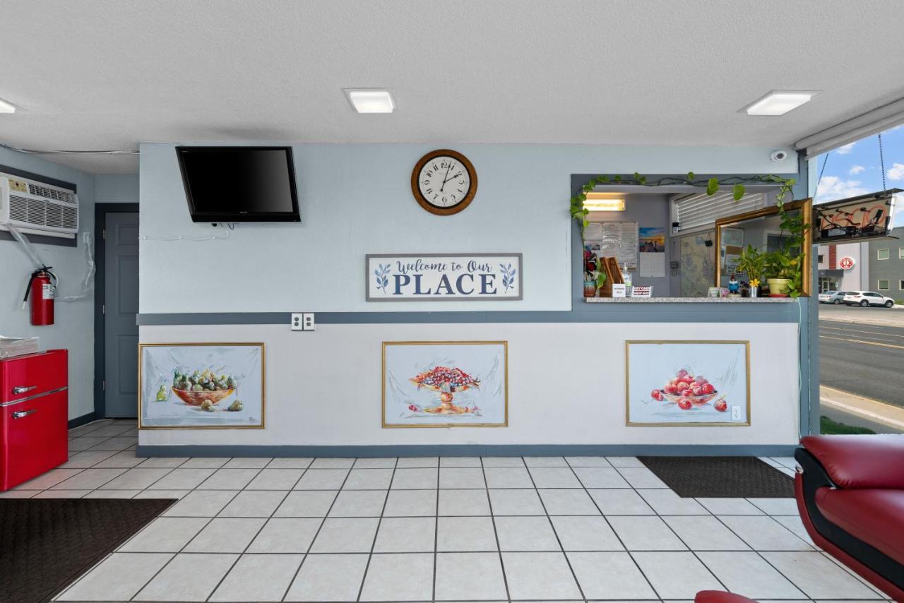 Holiday Lodge Wenatchee Bagian luar foto