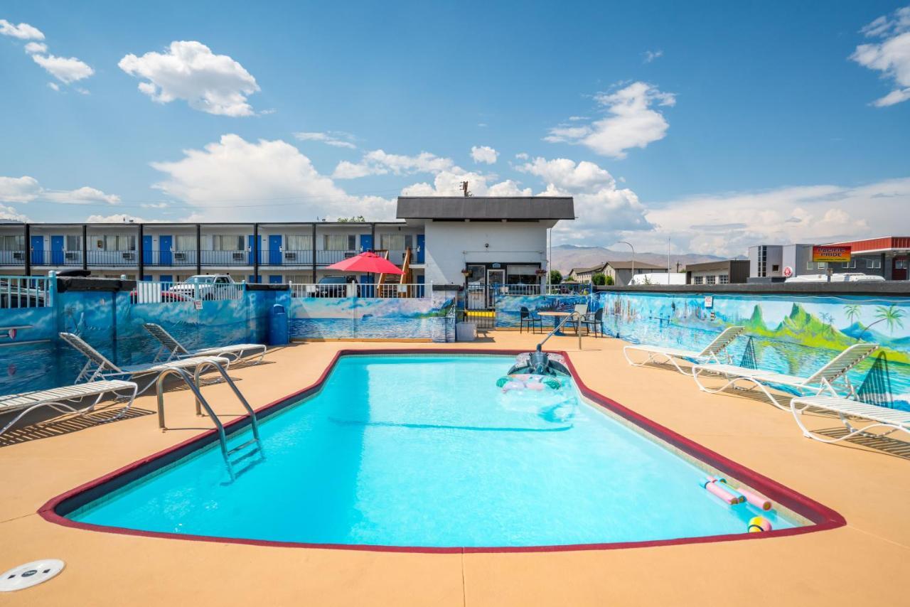 Holiday Lodge Wenatchee Bagian luar foto