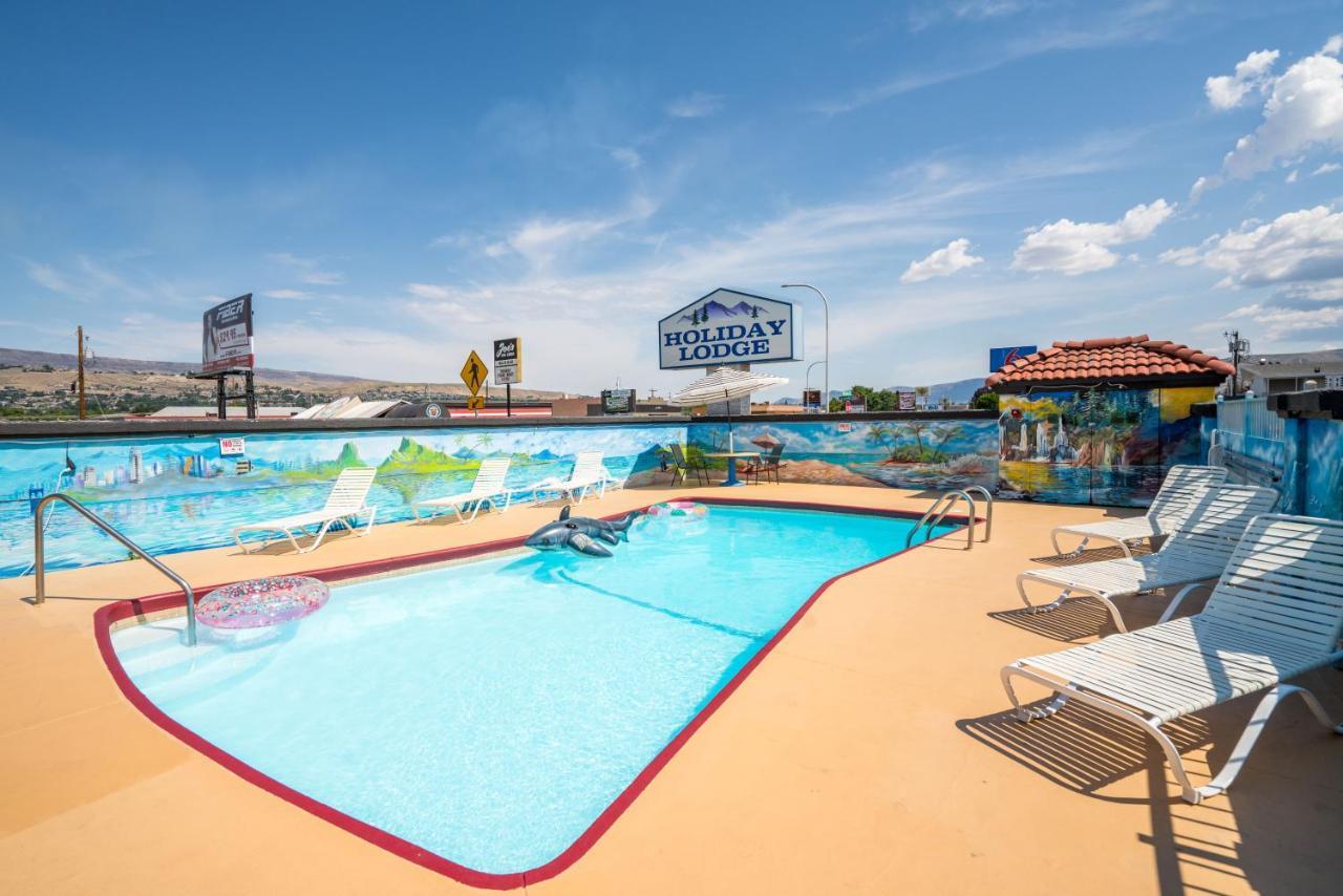 Holiday Lodge Wenatchee Bagian luar foto