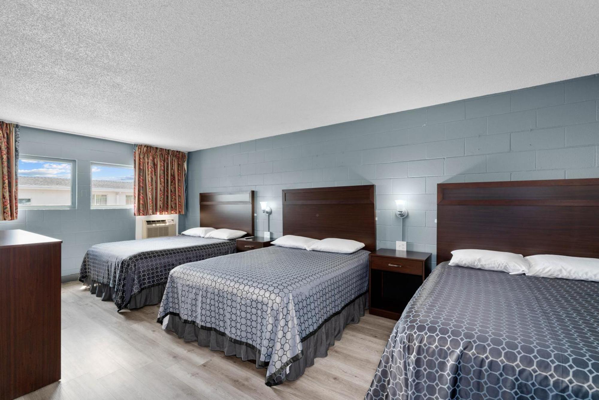 Holiday Lodge Wenatchee Bagian luar foto