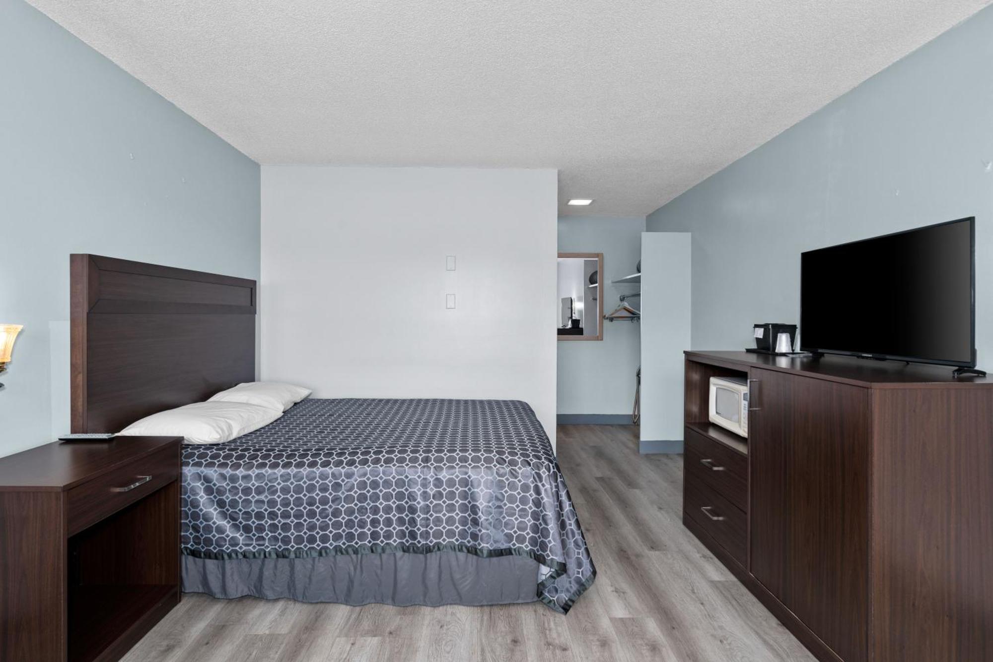 Holiday Lodge Wenatchee Bagian luar foto