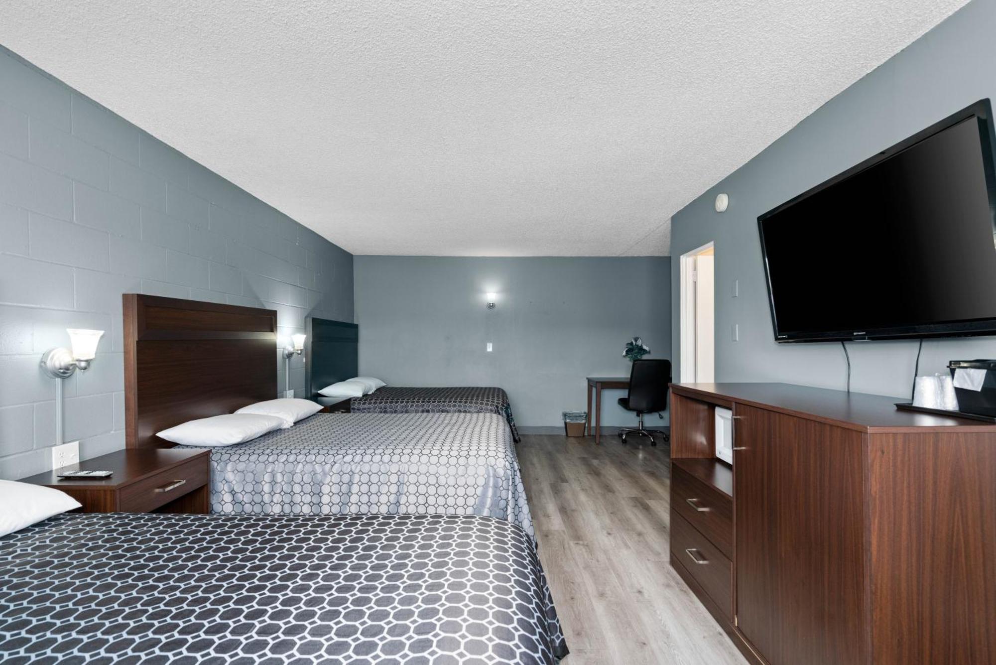 Holiday Lodge Wenatchee Bagian luar foto